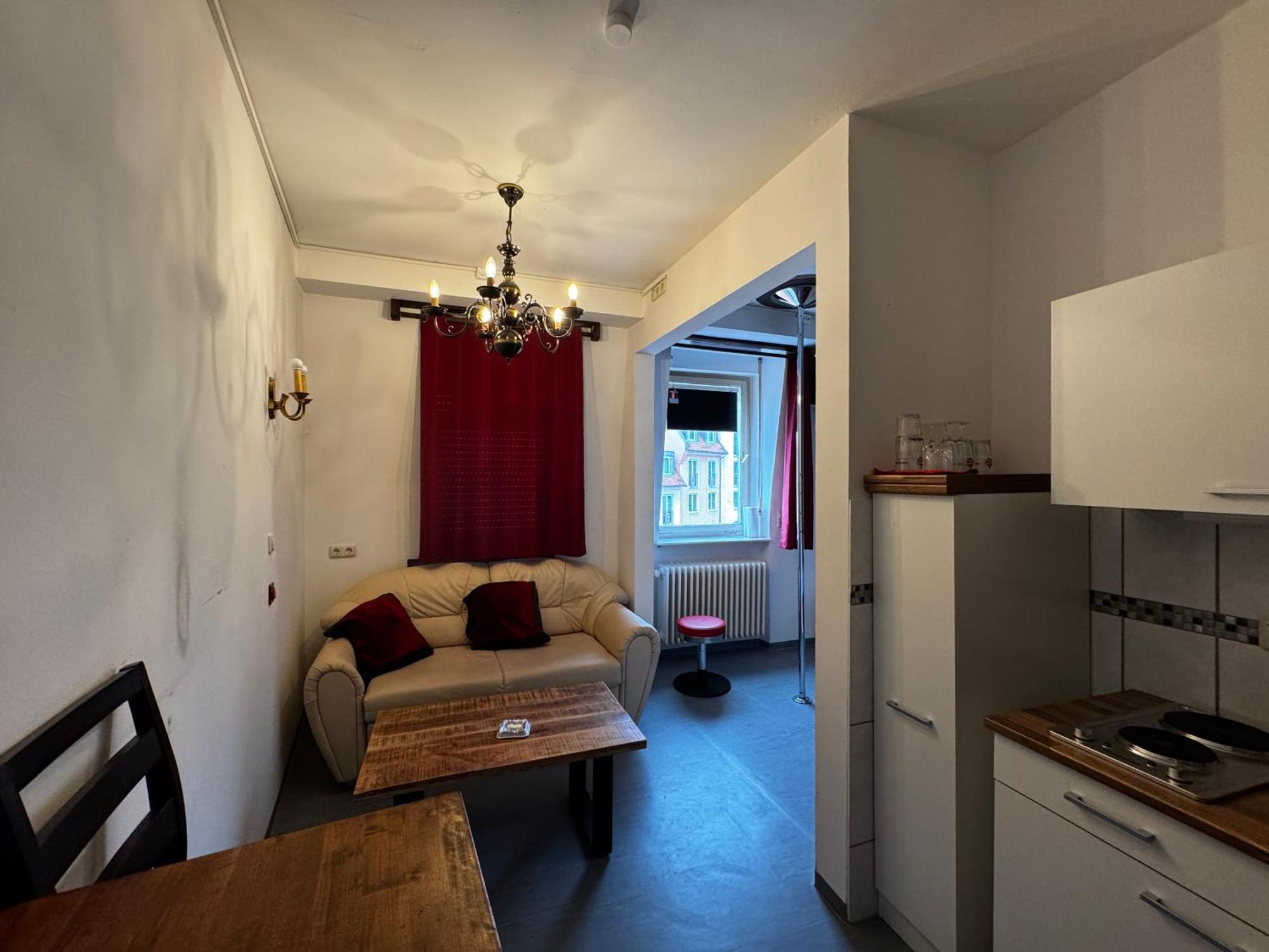 Femina - Direkt Im Rotlichtviertel Liebeshotel *